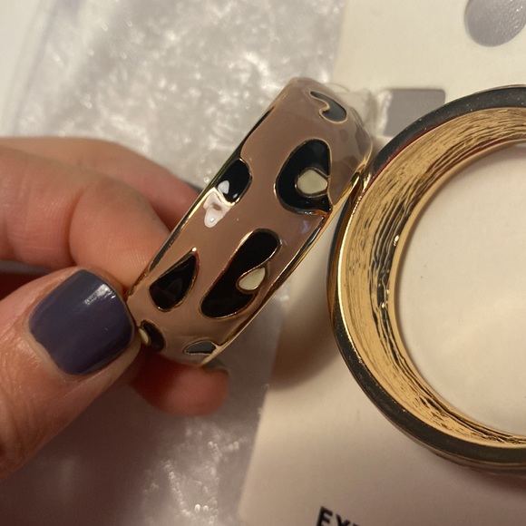 Express Hoop Earrings - Picture 2 of 3